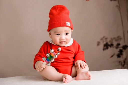 邵东3个月宝宝翻身